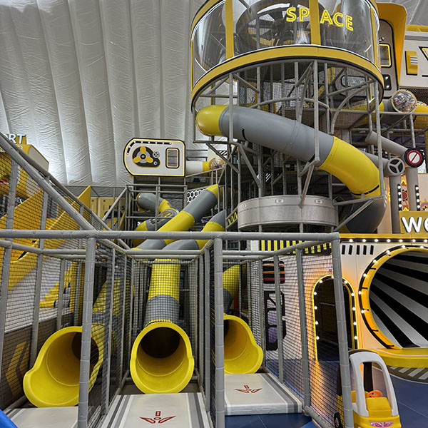 Custom Long Smooth Spiral Pipeline Slide For Water Parks Or Adventure Zones
