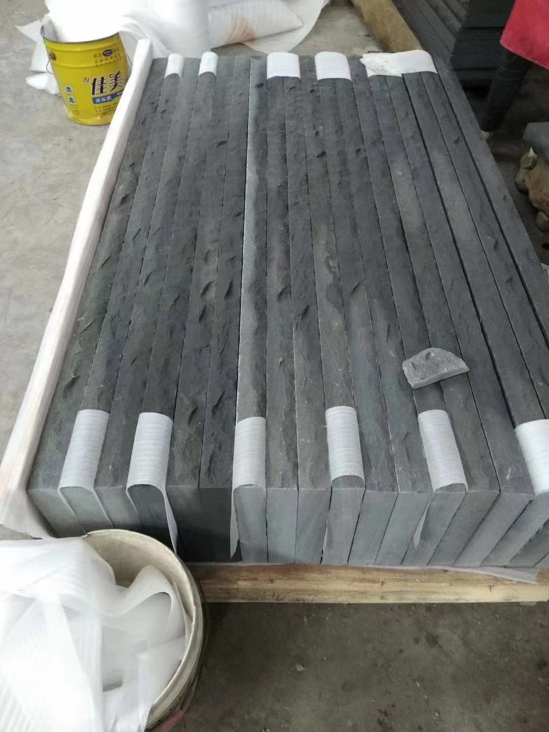 10mm-200mm Natural Sandstone Slabs Hammered