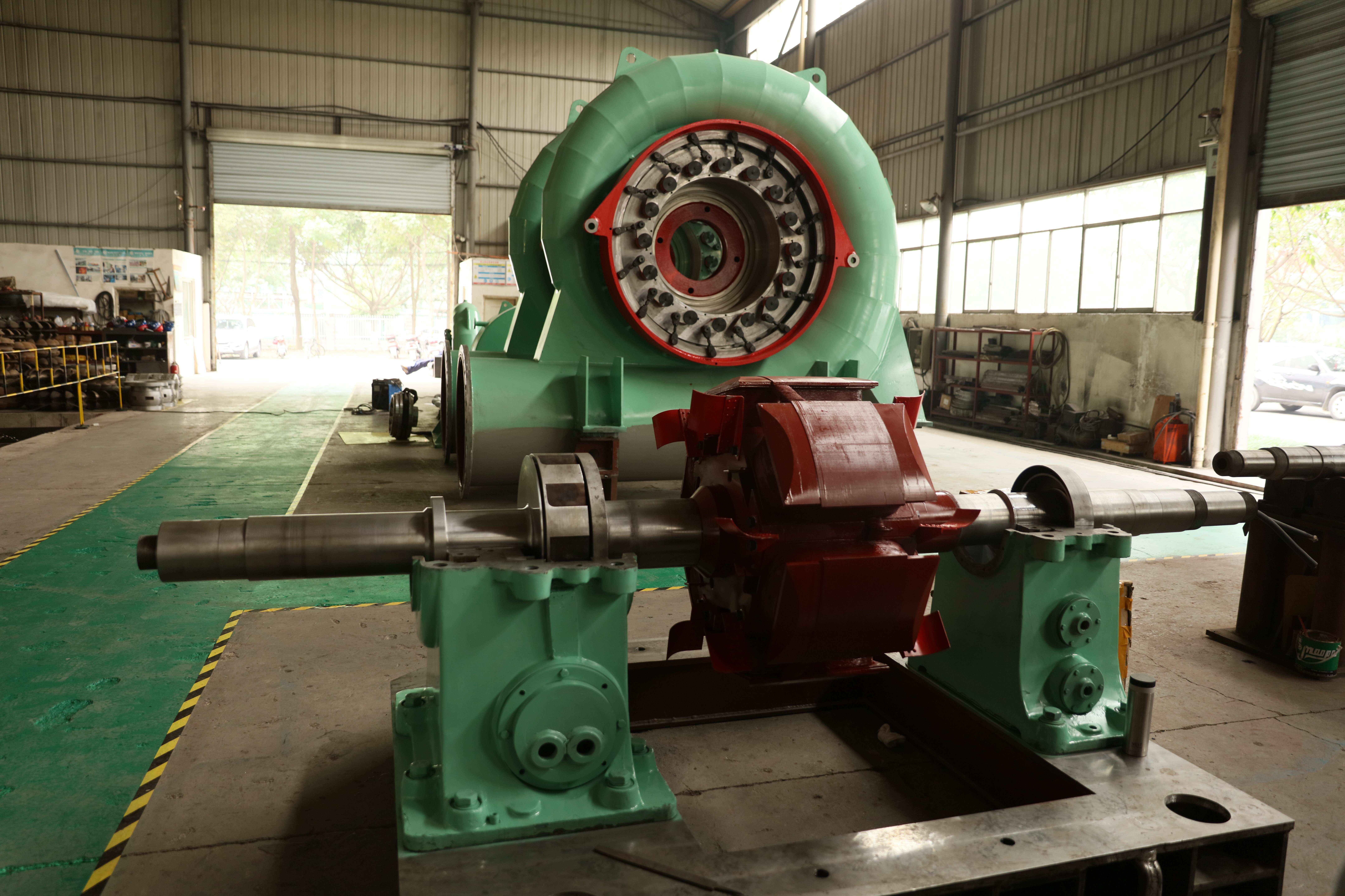 Customized Color water turbine 200kw-20mw Power Output Indoor/Outdoor Operation