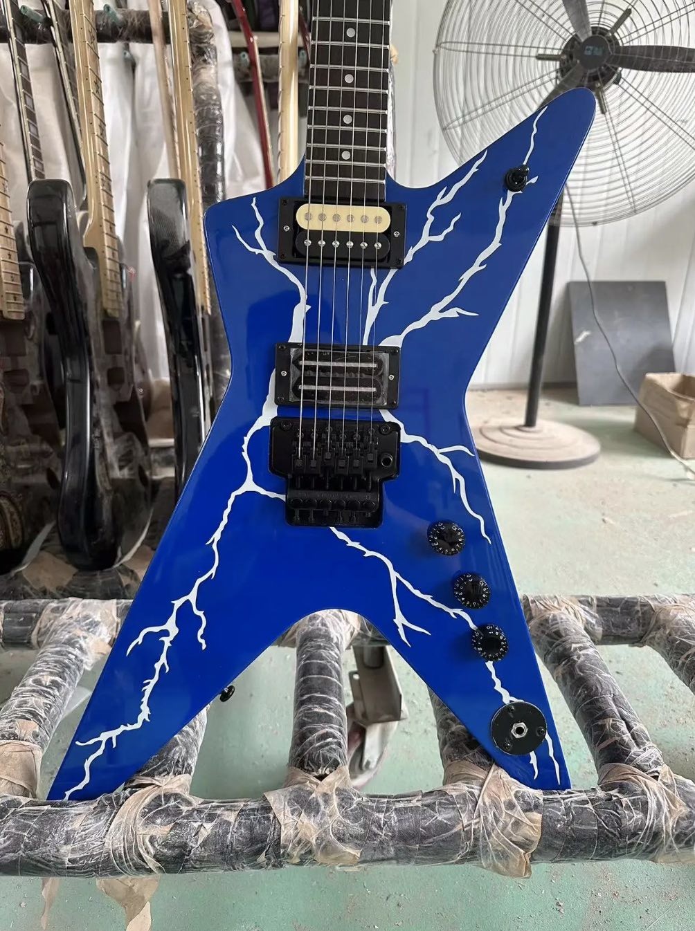 Custom Dean Dimebag Darrell Electric Guitar High end customized electric guitar