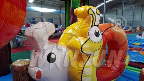 Cute Snail Style Inflatable Jump House , Waterproof Blow Up Bounce House