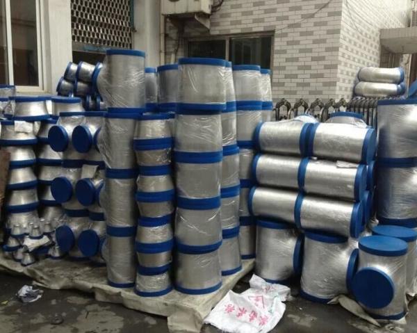 Spezielle Carbon Steel Butt Weld Pipe Fittings Forged Oil Gas Water Industrial