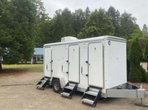 Wholesale Portable 3 Station Shower Toilet Trailers Customized Mobile Outdoor Modern Toilet Trailer Manufacturer from china suppliers