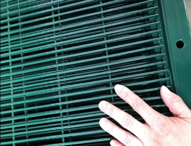 Anti Climbing 358 Security Mesh Panels Pvc Coated Green Wire Mesh 2.7m 3.0m