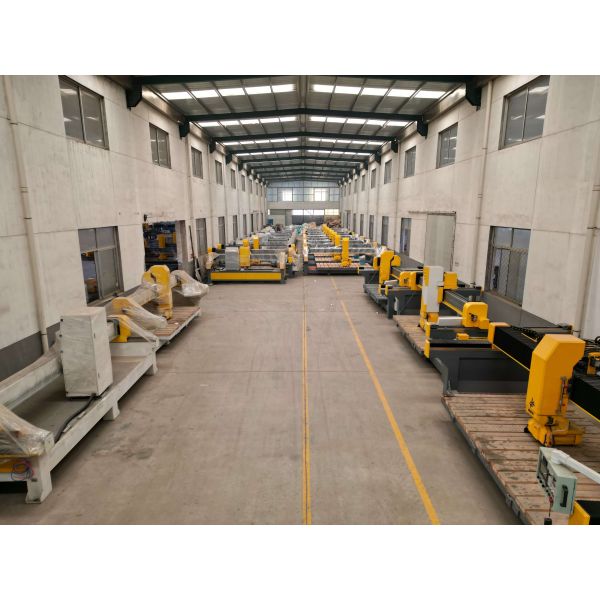 Three Axis Saw machine offering and cutting capabilities with multi axis control for complex manufacturing applications