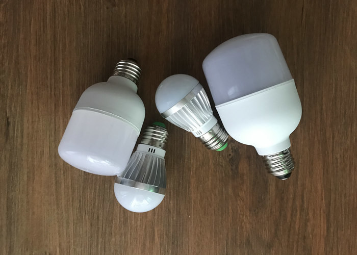 Plastic + Aluminum LED Bulb 80Ra 6000K 20W SMD 2835 1600LM CE ROHS