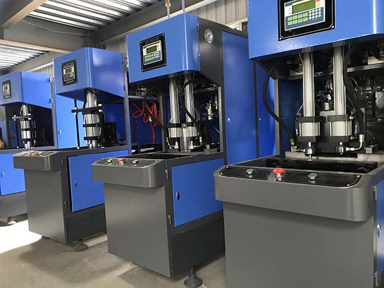 SMC Semi Automatic 2 Cavity Small Plastic PET Bottle Blow Molding Machine with DELTA PLC