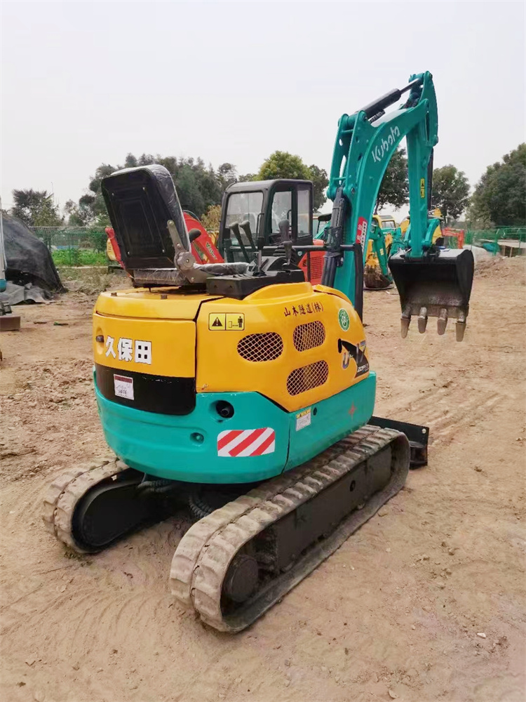 Original Hydraulic Cylinder Kubota U17 Mini Excavator 1-ton from Japan for Buyers