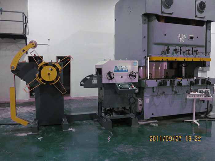 CNC feeder