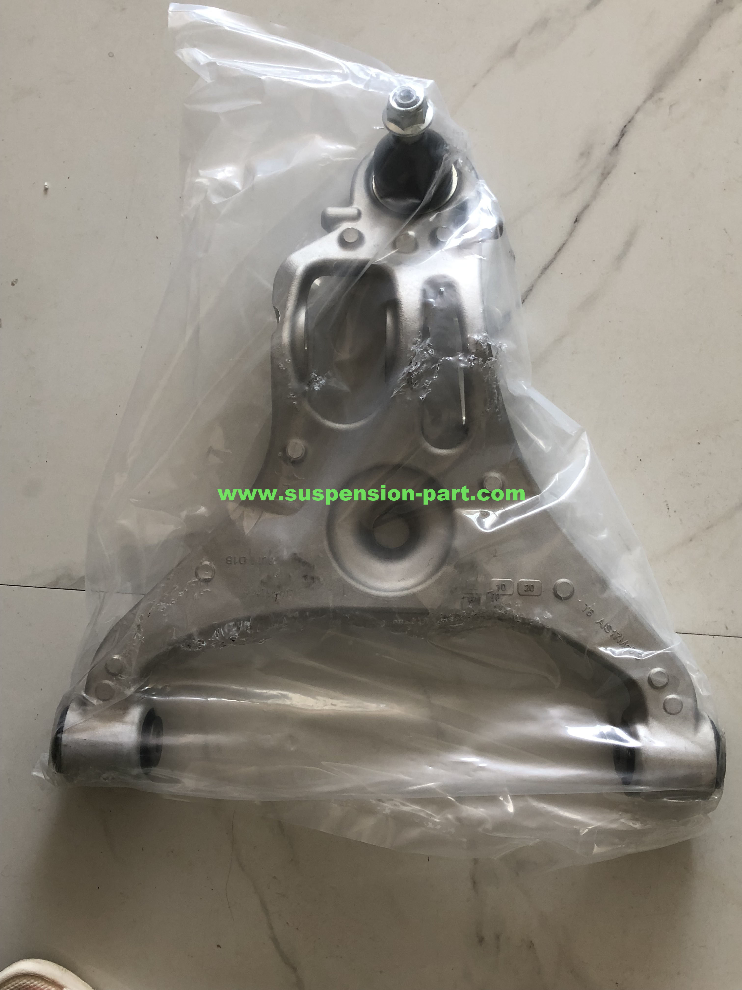 Lower Control Arm LH RH JB3C-3079-D1B JB3C-3078- D1B FOR FORD RANGER 2.0 T8
