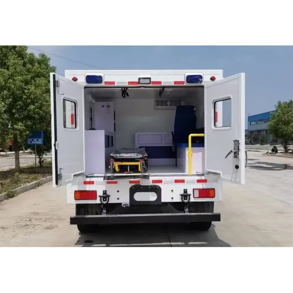 Dongfeng High Quality 4X4 Ambulance/Box Type Ambulance