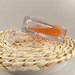 Acceptable Customer's Logo Glass Perfume Bottle with Customized Lid 30ml 50ml
