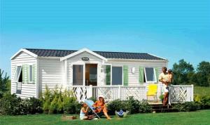 Wholesale Prefab Mobile Homes With Laminate Floor / Colorbond Roofing / PVC Wall Cladding from china suppliers