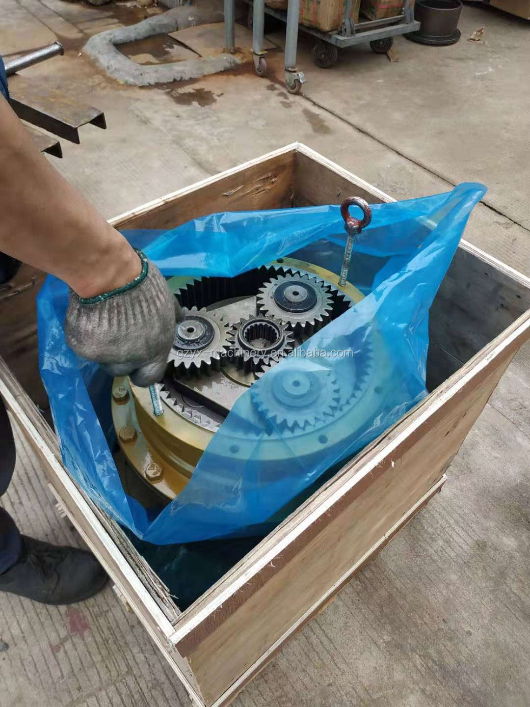 PC300-6 Hydraulic Swing Motor 27T Shaft Track Drive Motors Komatsu