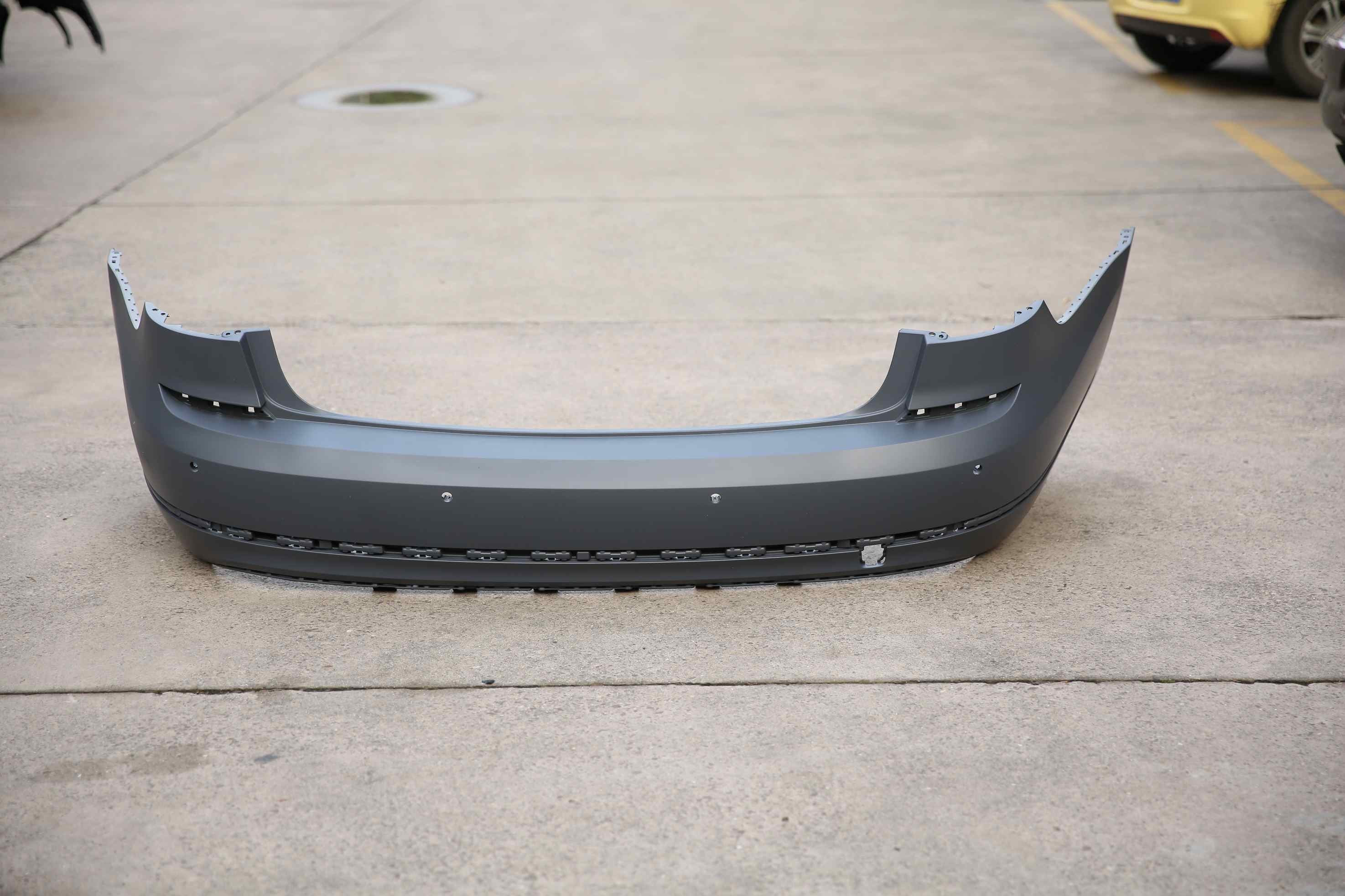 56D 807 411 2018 2017 2016 Vw Passat Rear Bumper Skin Parts Non Porous
