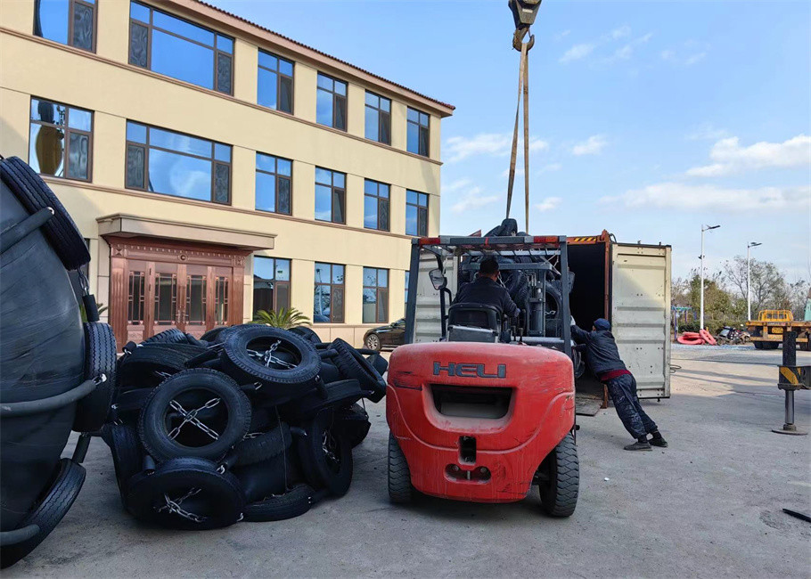 SGS Certificate 50Kpa 80Kpa Yokohama Type Rubber Pneumatic Fender