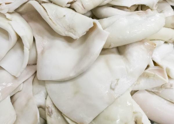 frozen boiled giant squid fillet BQF Darumar origin China thickness 6-12mm