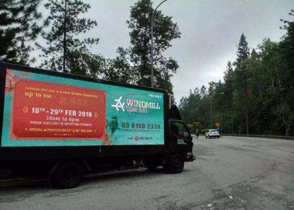2R1G1B PH12 led screen billboard truck Mounted Installation , led display