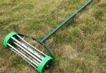 Portable 3.6kg Residential Lawn Aerator Metal And Plastic Manual Aerator Roller