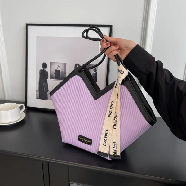 Stylish Tote Bags For Students Featuring Cashmere Lining Material And Lock