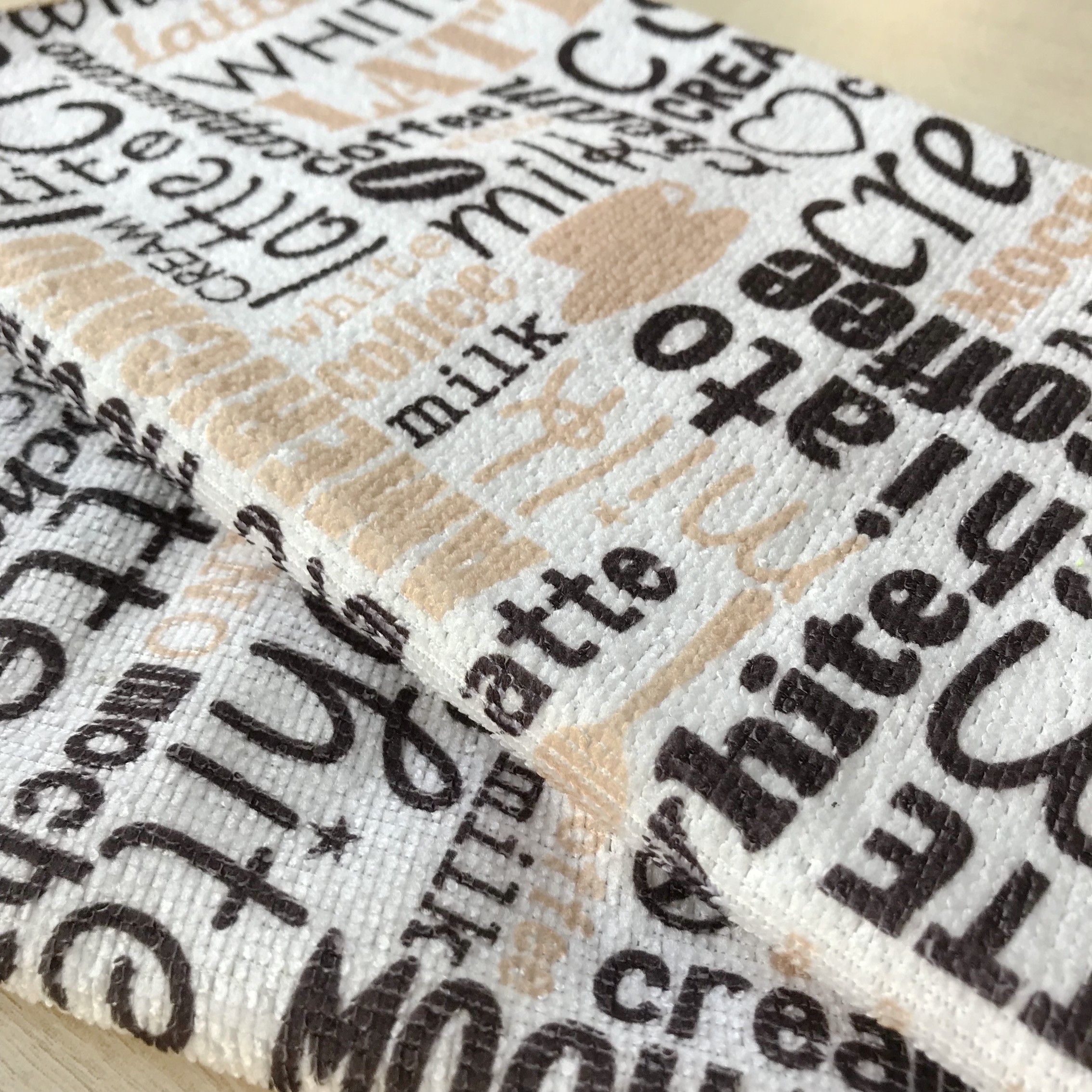 Single size printed polular microfiber dry water wipes OEM supplier with good quality