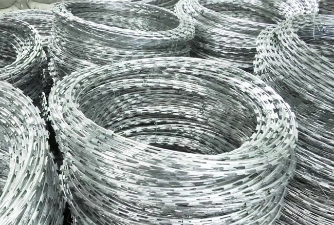 CBT-65 45 Cm Barbed Wire Security Galvanized Coil Wrapped Concertina Tape