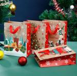 Offset Printing Cardboard Gift Bags 120-300gsm Christmas Pattern With Handles