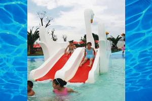 China Indoor Or Outdoor White Swan Fiberglass Pool Slide , Water Amusement Park Kids Water Slide on sale