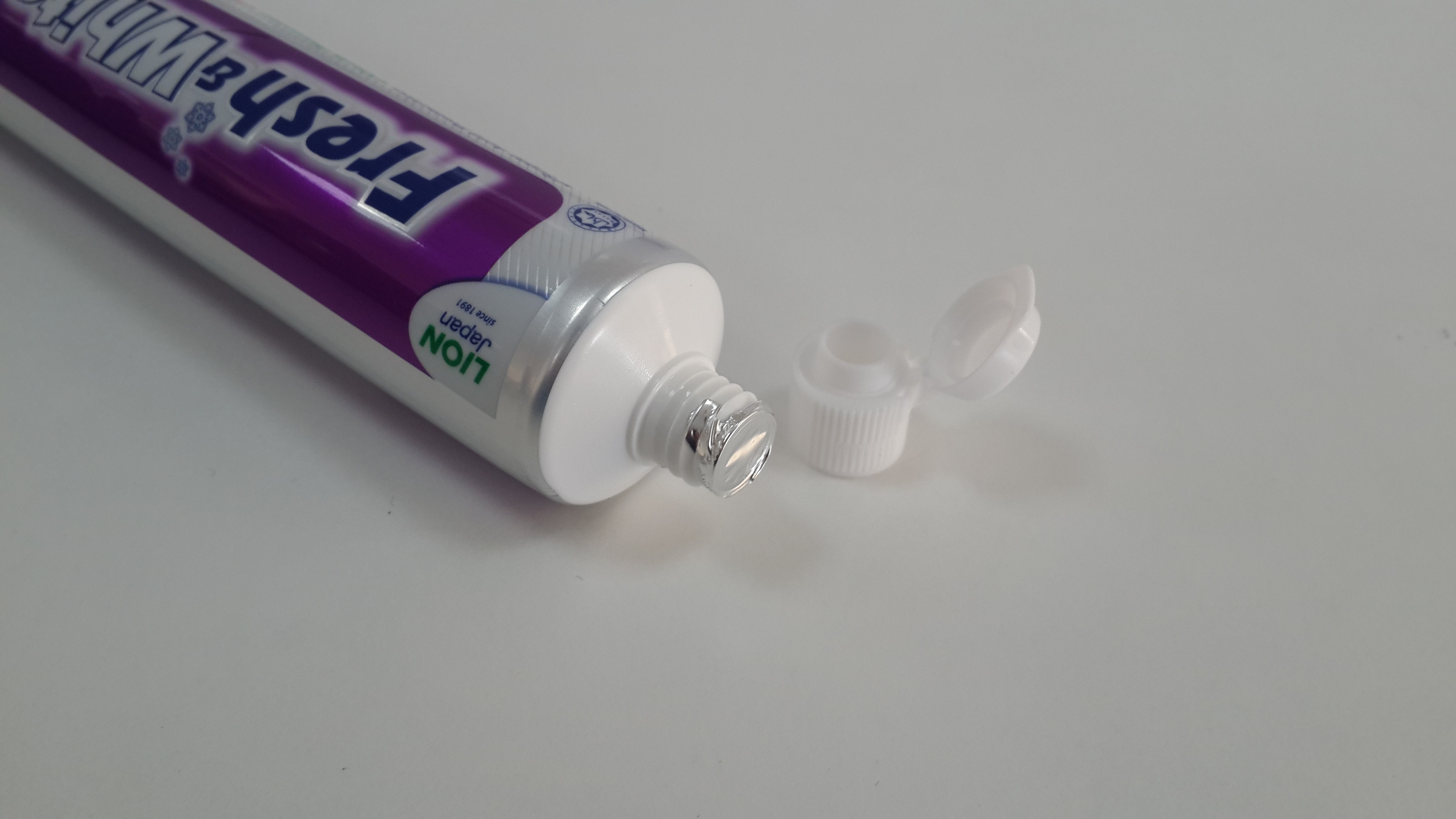 160g Multiple Color Printed Plastic Aluminum Foil Lamination Toothpaste Packaging Screw Flip On Cap
