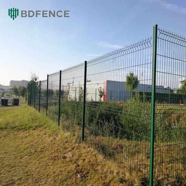 Tunnel-Secure V Mesh Fence - Fire-Resistant & Low-Maintenance