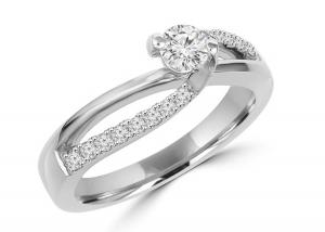 China Prong Setting Round Cut Diamond Ring , 0.46ct 5mm Diamond Solid Gold Ring on sale