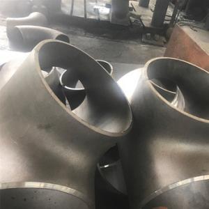 China Seamless Pipe Fittings Hydraulic Press Sch 40 Sch 80 Semi Seamless Buttweld Carbon Steel tee on sale