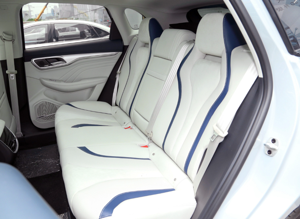 2023 White Pure Electric Suv Feifan Marvel R With Large Battery 170km/h High Speed And Supported Fast Charging