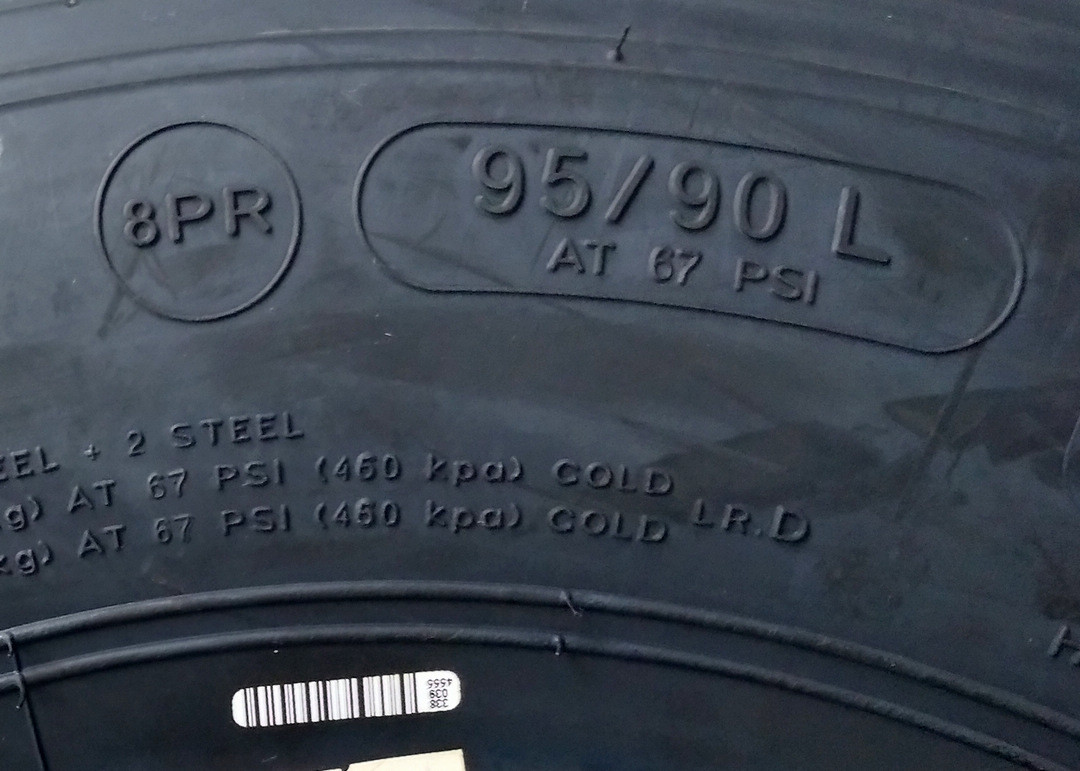 6.00R14LT Truck Bus Radial Tyres D Load Range With Reinforced Shoulder / Sidewalls