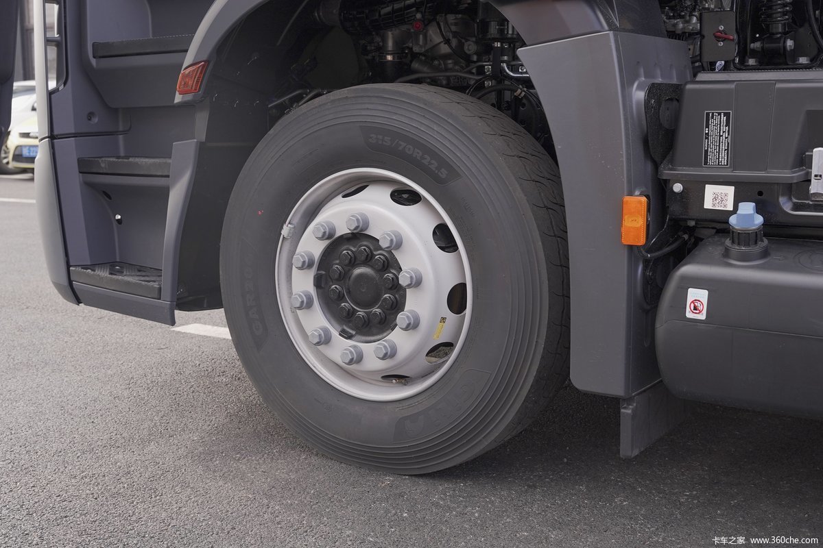 Diesel Fuel Type 6x4 Left Right Driving 31-40T Heavy Trucks for Ben-z Truck Mercede-s Cargo Trailer Head Truck