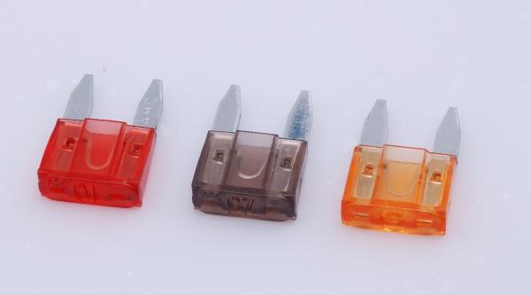 Zinc Alloy Automotive Micro Fuses Plug - In Car Fuse Replacement For Motor /