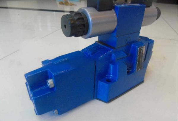 Rexroth R900737931 4WRZ10W6-50-7X/6EG24N9EK4/D3M 4WRZ10 Series Proportional