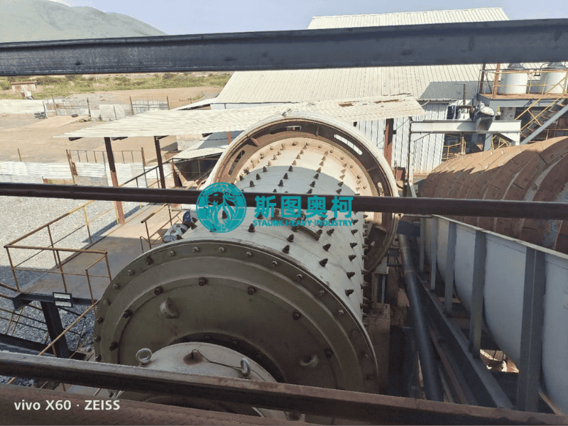 Copper Lithium Iron Ore Grinding Ball Mill 0.5TPH-200TPH Capacity