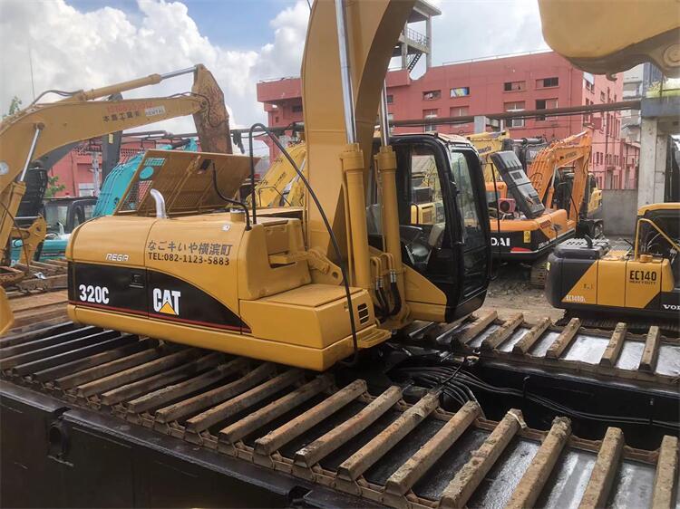 2012 Original American CAT 320 20 Ton Caterpillar Boat Excavator in 2100 Working Hours
