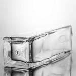 Body Material Glass 1000ml Square Shaped Whisky Bottle with High Flint and Cork