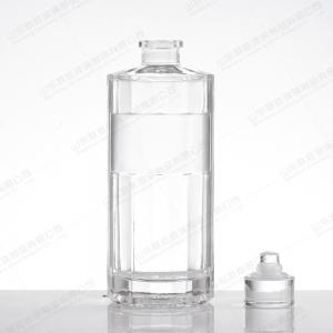 China Vodka Wine Glass Bottle with Customized Bottle Color and Beautiful Crystal Design Bulk on sale