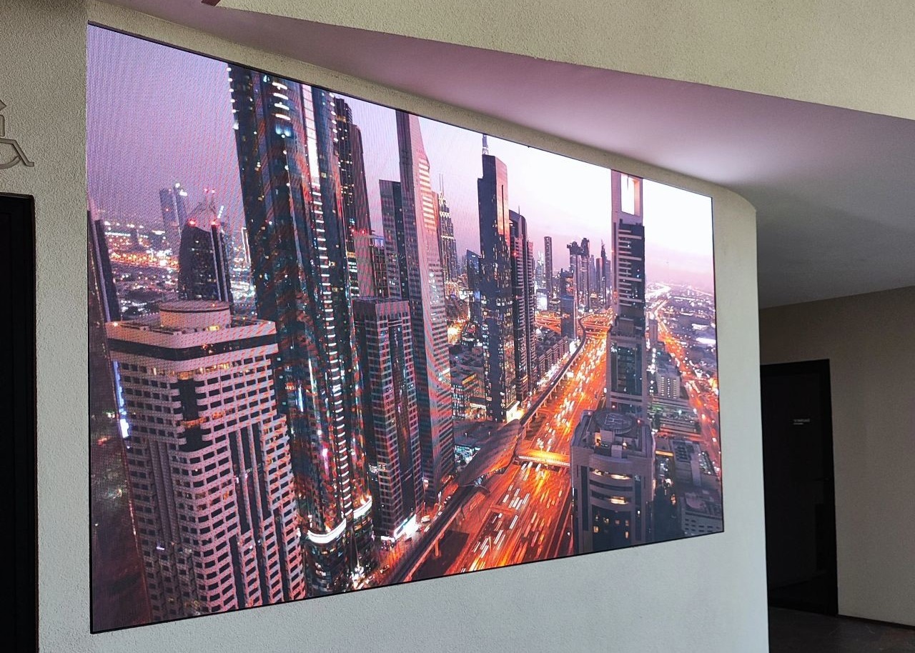 P10 SMD (3 in 1) Indoor Full Colour LED Display Die-Cast Aluminium and Iron Cabinet