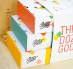 new design red macaron paper box can catch everyone's eyes easily