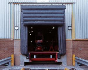 China Automatic Loading Dock Seals And Shelters With Low Maintenance Retractable Tunnel Dock Seal on sale