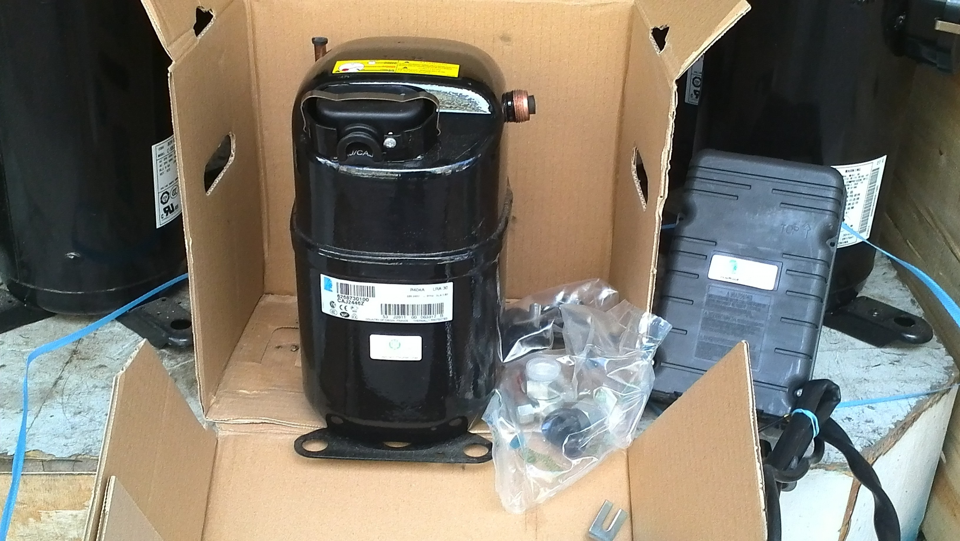 FH2511Z / TFH2511Z Hermetic Compressor 3HP R404a Tecumseh Reciprocating Compressor