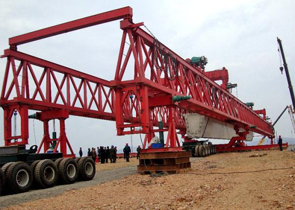 150 Ton Trussed Type Bridge Launcher Crane For Road Construction 2 Years