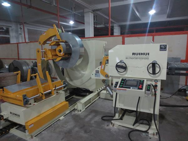Auto Parts Processing Finished Products Steel Coil Uncoiler Roll Feeder Machine