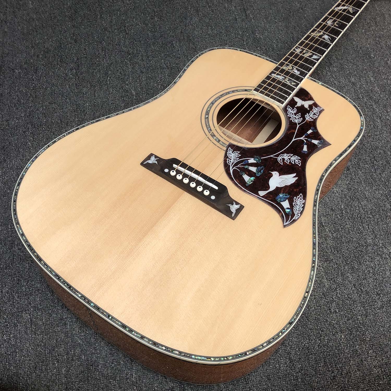 Custom HUMMINGBIRD DOVE Acoustic Guitar in Natural