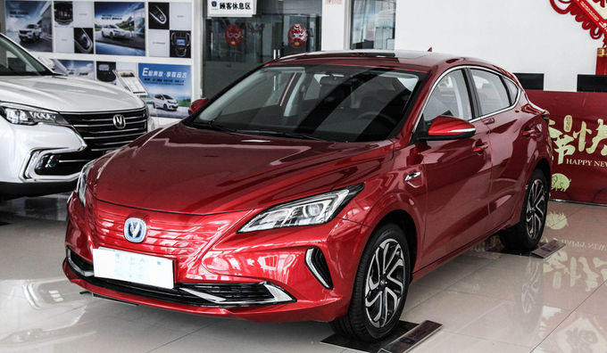 405KM Changan Eado ET Pure Electric Compact Sedan Car Comfortable Cabin 1