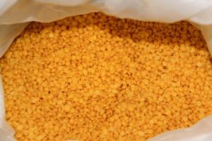 Wholesale 75-110mg/G Yellow Raw Beeswax Pastilles Pharmaceutical Grade from china suppliers